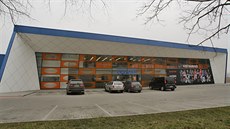 Hokejové centrum Pouzar stojí u českobudějovického sídliště Máj. Hokejové centrum Pouzar stojí u českobudějovického sídliště Máj.