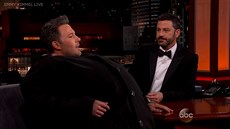 Ben Affleck přišel k Jimmymu Kimmelovi převlečený za morbidně obézního. Pod... Ben Affleck přišel k Jimmymu Kimmelovi převlečený za morbidně obézního. Pod...