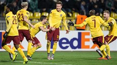 Sparta slaví úvodní gól v Krasnodaru. V centru radosti je jeho autor Luká...