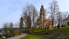 Kostel ve tchovicích je zasvcený patronu Svatojánských proud, loa,...