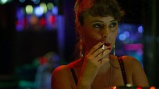 Lenka Vlasáková ve filmu Nikdy nejsme sami Lenka Vlasáková ve filmu Nikdy nejsme sami