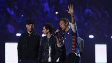 Coldplay pebírají cenu pro nejlepí britskou skupinu. (Brit Awards, Londýn,...
