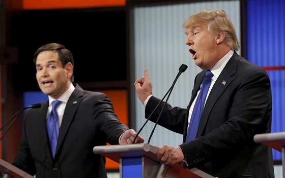 Republikántí kandidáti na prezidenta Marco Rubio a Donald Trump pi debat v...