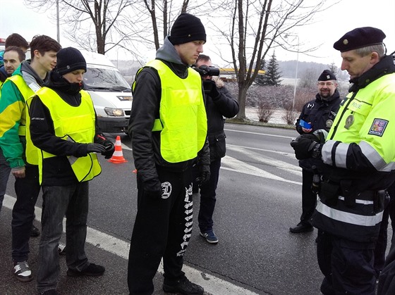 Policie na hranicích v Dolním Dvoiti testuje, jak je pipravená na píliv...