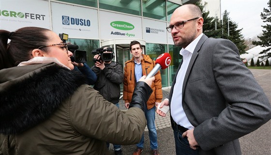 Richard Sulík, éf Svobody a solidarity, diskutuje s novinái o výsledcích...