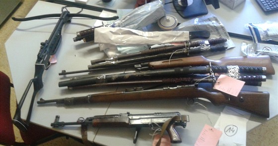 Zbran, které policie zajistila pi domovní prohlídce v Cerekvici nad Bysticí.