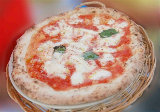 Neapolská pizza Margherita