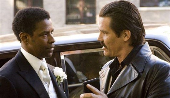 z filmu Americký gangster (Denzel Washington a Josh Brolin)