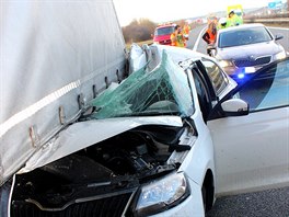 Nehoda na dlnici D5 u Plzn se obela bez zrann. (7. bezna 2016)
