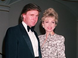 Donald Trump a Marla Maplesová (New York, 24. záí 1992)