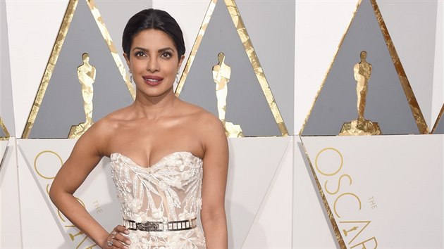 88. ronk udlen cen zlatch soek Oscar 2016 a Priyanka Chopra