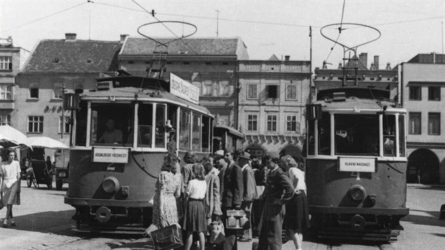 eskobudjovick hlavn nmst v dob, kdy na nm jezdily tramvaje mstsk hromadn dopravy.