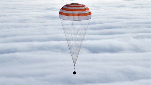 Nvratov kabina rusk rakety Sojuz chvli ped pistnm (2. bezna 2015)