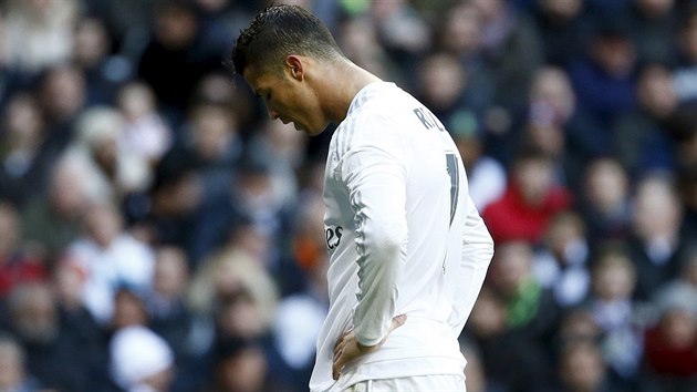 Cristiano Ronaldo z Realu bhem utkn s Atltikem Madrid.