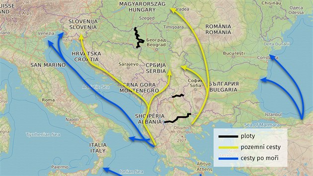 Migranti a jejich pevadi hledaj nov zpsoby, jak obejt ploty na balknsk trase.