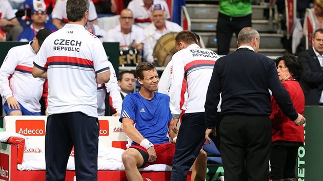 BOL TO. Tom Berdych v prvnm kole Davis Cupu proti Nmecku.