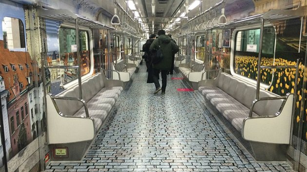 Fotografie s dominantami Prahy a Moravy v korejskm metru v Soulu maj lkat Korejce k nvtv