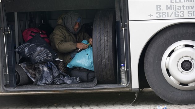 Na Balkn se znovu rozmh paovn lid. Uprchlci se zpravidla sna dostat ze Srbska do Chorvatska (2. bezna 2016).