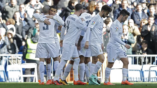 BL EUFORIE. Fotbalist Realu Madrid slav gl proti Vigu.