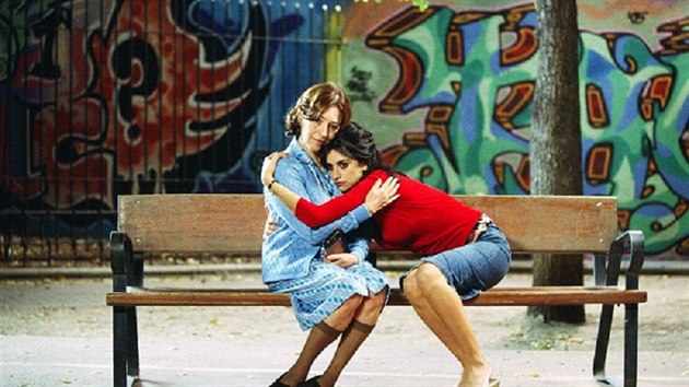 Carmen Maura spolu s Penelope Cruzovou ve filmu Volver