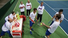 etí tenisté trénují na 1. kolo Davis Cupu v hannoverské arén, kde v roce...