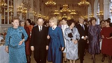 Ve Španělském sále Pražského hradu se v březnu roku 1988 uskutečnilo tradiční... Ve Španělském sále Pražského hradu se v březnu roku 1988 uskutečnilo tradiční...