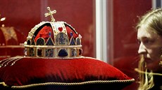 Soubor replik uherských korunovaních klenot - koruna sv. tpána, jablko a...