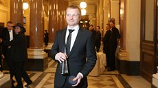Matěj Hádek s Českým lvem za hlavní roli ve filmu Kobry a užovky Matěj Hádek s Českým lvem za hlavní roli ve filmu Kobry a užovky
