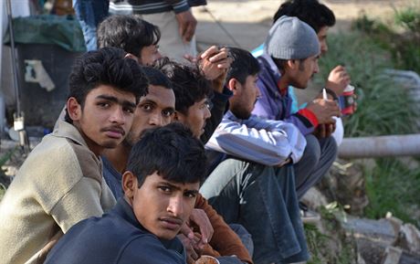 Migranti v táboe Afghanian Hills na Lesbu. (8. bezna 2016)