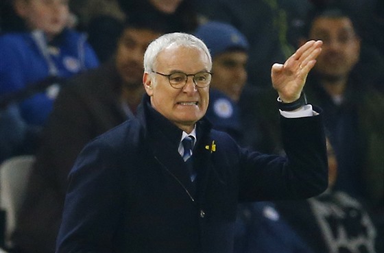 Claudio Ranieri, trenér lídr z Leicesteru, bhem utkání anglické fotbalové...