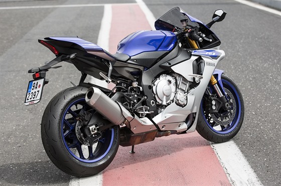 Yamaha R1 2015