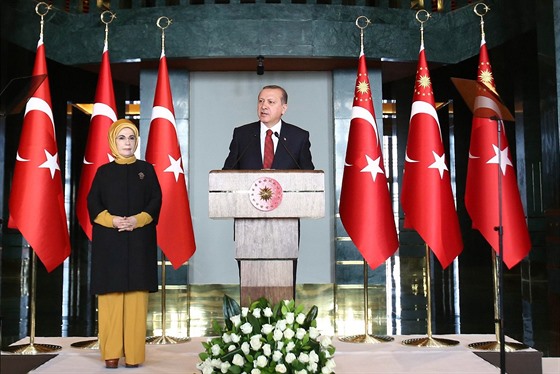 Turecký prezident Recep Tayyip Erdogan a jeho manelka Emine.