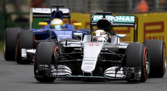 Lewis Hamilton v kvalifikaci na Velku cenu Austrálie formule 1.