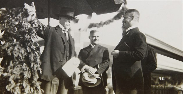 V červnu 1928 se prezident Tomáš Garrique Masaryk ve Zlíně potkal i s Tomášem... V červnu 1928 se prezident Tomáš Garrique Masaryk ve Zlíně potkal i s Tomášem...
