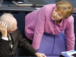 Nmecká kancléka Angela Merkelová a ministr financí Wolfgang Schäuble (16....
