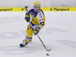 Zlínský útočník Ondřej Veselý v akci během duelu s Třincem