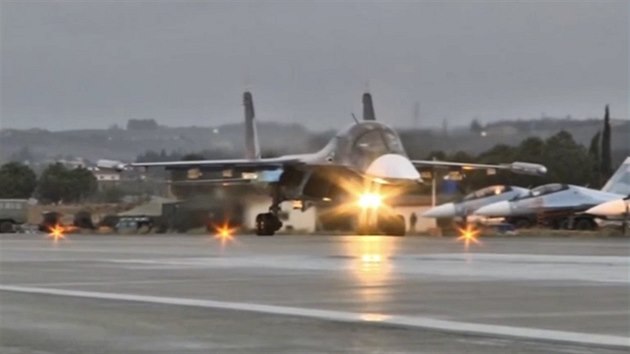 Ze Srie odltla prvn skupina ruskch letadel, kter se od podzimu astnila vojenskch operac. (15. bezna 2016)