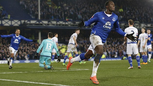 NA WEMBLEY! Romelu Lukaku poslal Everton dvma gly proti Chelsea do semifinle Anglickho pohru, kter se hraje na neutrln pd stadionu Wembley.