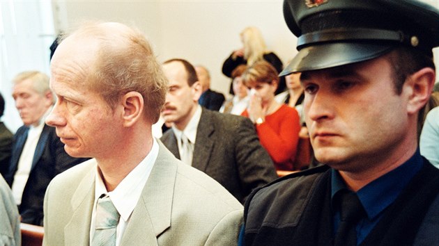 Odsouzen vrah Zdenk Bruthans pi odvolacm zen praskho Vrchnho soudu (21. nora 2001)