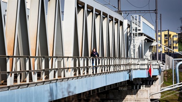 Zvedac eleznin most pes Labe v Koln
