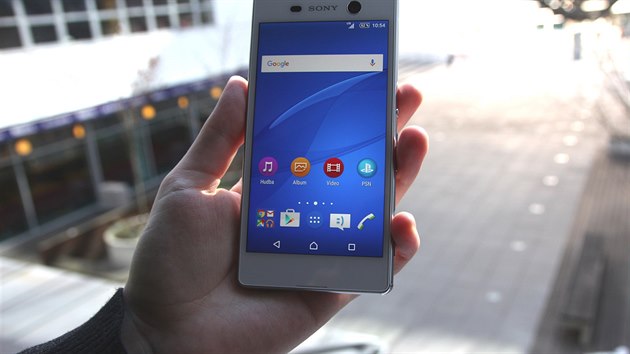 Sony Xperia M5