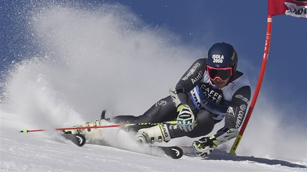 Francouzsk lya Mathieu Faivre na trati obho slalomu ve Svatm Moici.