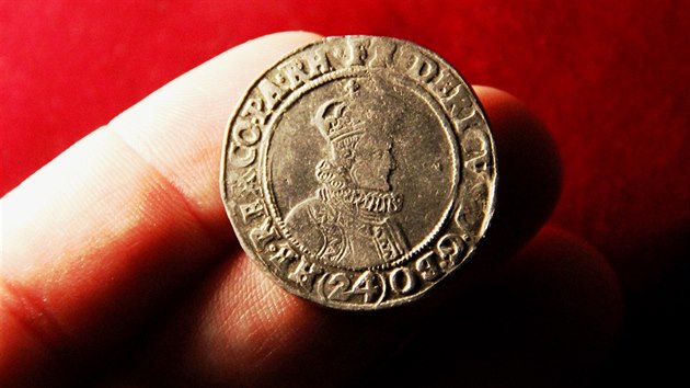 Ukzka minc nalezench po 400 letech na Perovsku. Jde o Arendschilling nizozemskho msta Kampen s titulem Rudolfa II.