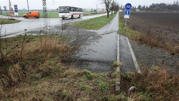 Z cyklostezky z Prostjova do eova zatím stojí jen ást. Úsek koní v polích...