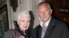 Vivienne Westwoodová se synem Vivienne Westwoodová se synem