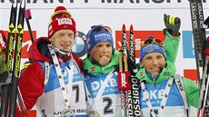 Stupně vítězů po stíhacím závodu v Chanty-Mansijsku: zleva druhý Johannes Boe,... Stupně vítězů po stíhacím závodu v Chanty-Mansijsku: zleva druhý Johannes Boe,...