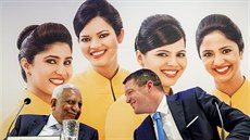 Zakladatel Jet Airways Naresh Goyal (vlevo) a Šéf KLM Pieter Elbers při... Zakladatel Jet Airways Naresh Goyal (vlevo) a Šéf KLM Pieter Elbers při...