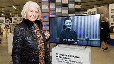 Dvakrát Eva Mudrová - v souasnosti na výstav k edesátinám eské televize...