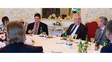Petr Cvalín na Pražském hradu po pravici Miloše Zemana (červen 2015). Pro... Petr Cvalín na Pražském hradu po pravici Miloše Zemana (červen 2015). Pro...
