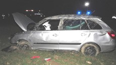Auto skončilo v poli poblíž obce Rybova Lhota na Táborsku. Auto skončilo v poli poblíž obce Rybova Lhota na Táborsku.